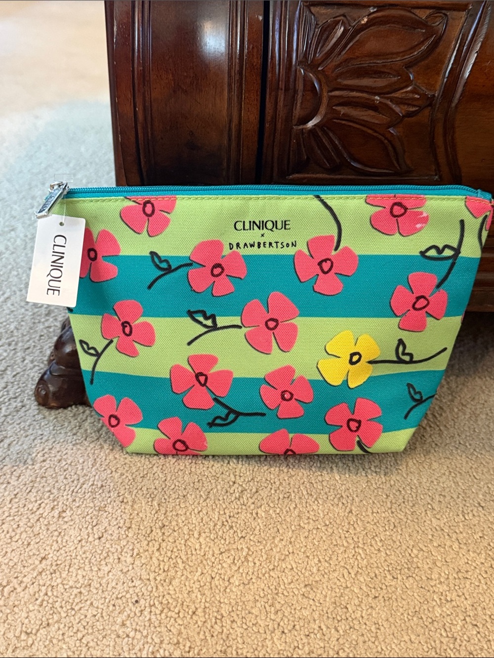 NWT Clinique x Drawbertson Flower Make up/Toiletry bag Travel Pouch Summer Beach